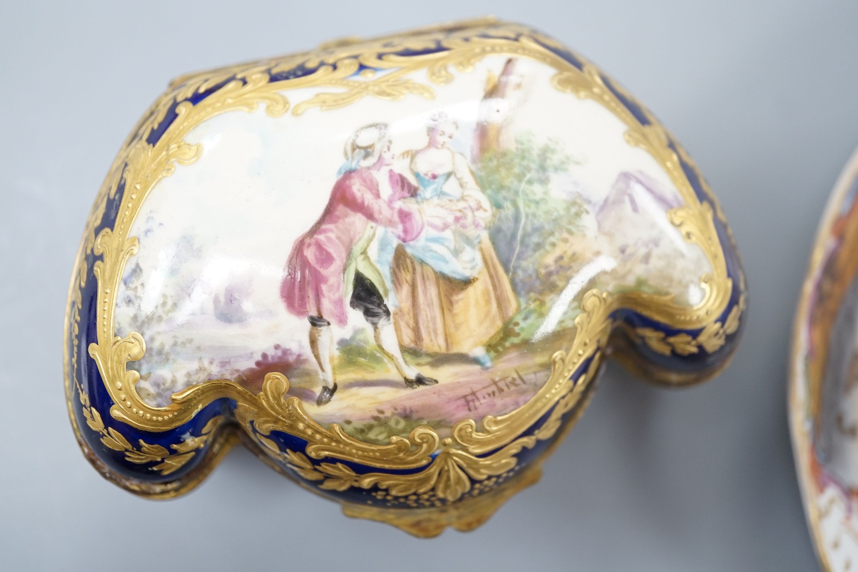 A Sevres style porcelain box and a covered pot pourri, box 5 cms high.